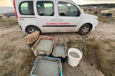 Pisticci, fermata imbarcazione con 100 chili di bianchetto a bordo: 5mila euro di multa per il trasgressore