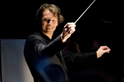 Albrecht alla guida dell’Orchestra Rai con Nguci al piano
