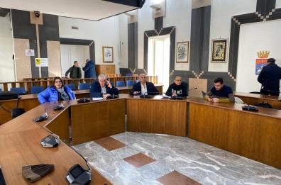 Taranto, Melucci-bis al capolinea: protocollate le 17 firme, il Consiglio verso scioglimento anticipato. «In questi anni clima di continue divisioni»