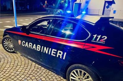 Ruffano, fa un apprezzamento di troppo a una ragazza e scatta la maxirissa: 20 giovani coinvolti, sangue a terra