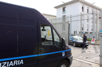 Taranto, violenza in carcere su compagna di cella: a processo 45enne rumena