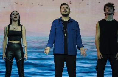 Torna a teatro il musical «Mare Fuori»: appuntamento a Bari il 28 febbraio, nel cast anche Mattia Zenzola