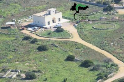 Salve, scoperto cantiere abusivo in zona a vincolo paesaggistico: due denunce