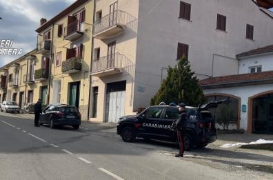Maltratta la moglie e la terrorizza da anni anche davanti ai figli: braccialetto elettronico per un 59enne ad Accettura