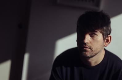 «Cosa manca», lo sguardo di Sinisi sull'amore: «Scrivo canzoni perché mi chiedo cosa ci serve per essere felice»
