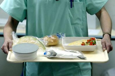 Licenziata lavoratrice del servizio mensa: scatta il sit-in a Taranto