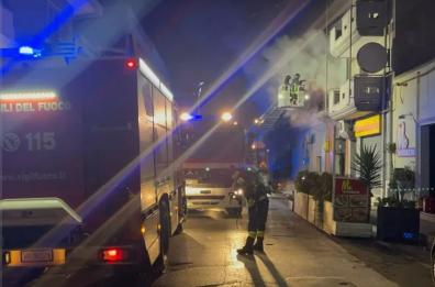Inchiesta della Dda sull'incendio ai danni di un negozio a S. Vito dei Normanni: la targa dell'auto dei malviventi è rubata