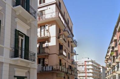 ESCLUSIVO Le foto dell'interno del palazzo di Carrassi poco prima del crollo: i pilastri quasi tutti corrosi