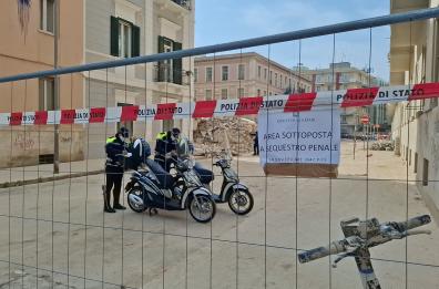 Crollo a Carrassi, l'ora delle risposte: i pm affidano una consulenza sulle cause dell'implosione