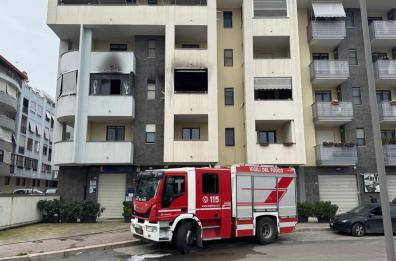 Barletta, una coperta elettrica in fiamme incendia appartamento: 92enne salvata dai vicini di casa