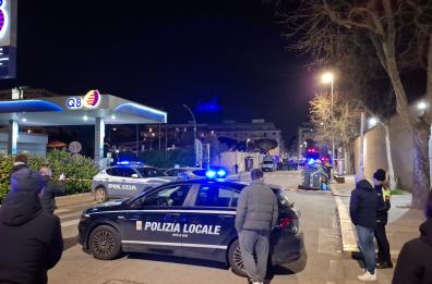 Rivolta nel carcere minorile di Bari: «Tre agenti presi a calci e pugni dai detenuti, due sono finiti in ospedale» VIDEO
