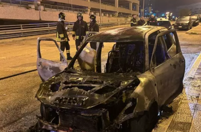 Barletta, in fiamme l'auto del consigliere comunale e segretario FdI Gigi Antonucci. «Mai ricevuto minacce», aperta inchiesta