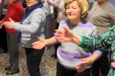 Le nonne di Ostuni ballano la hit Espresso Macchiato: il video è virale. E Tommy Cash le invita all'Eurovision 