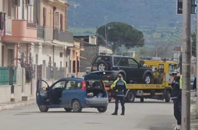 Apricena, affronta il compagno della ex moglie per strada, e la lite termina a colpi di pistola in aria