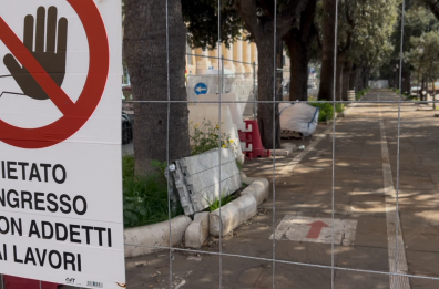 Taranto, sul lungomare regnano il  degrado e l'abbandono: lavori fermi da mesi