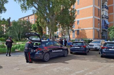 Bari, le case popolari in mano ai clan. La Dda: «Un militare avvisava i mafiosi dei blitz»