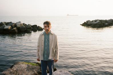 «Acqua Santa», a Bari Francesco Di Bella presenta il nuovo album: «Rapporti umani in crisi, siamo in una società di individualisti»