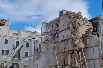 Crollo Bari, ancora sopralluoghi per la messa in sicurezza della palazzina di via Pinto 16