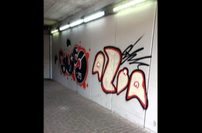 Sottovia Pertini a Barletta regno di graffitari: imbrattati i muri appena ripuliti