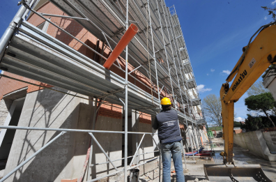 Monteparano, cade da impalcatura e rimane invalido: accusati di lesioni colpose il titolare della ditta e 2 professionisti