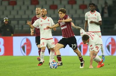 Bari-Salernitana finisce  0-0:  il pareggio al San Nicola (tra i fischi) serve soprattutto agli ospiti