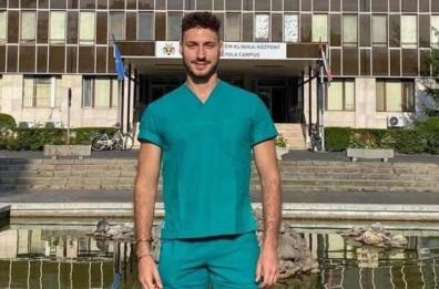 Medico tarantino di 27 anni salva passeggera colpita da infarto in volo per Atlanta