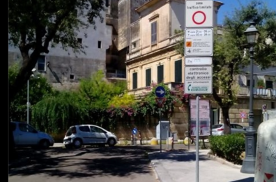 Lecce e la Ztl a maglie più larghe: è di nuovo scontro