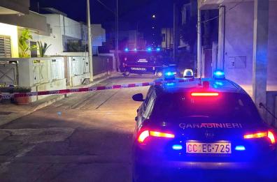 Carmiano, bomba esplode davanti alla porta d'ingresso di un B&B: danni