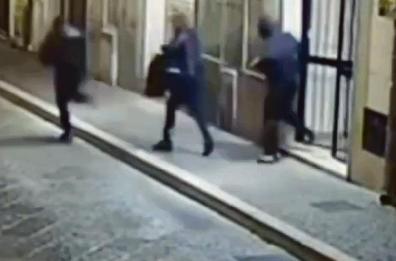 Foggia, intercettazioni e video inchiodano la banda di 8 rapinatori