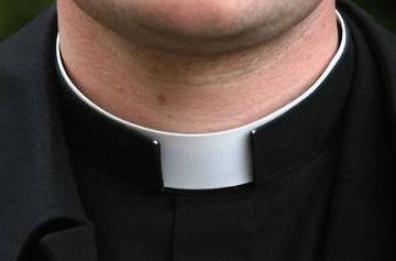 Lecce,  il prof di religione molestava un'alunna: è un sacerdote, condannato a due anni