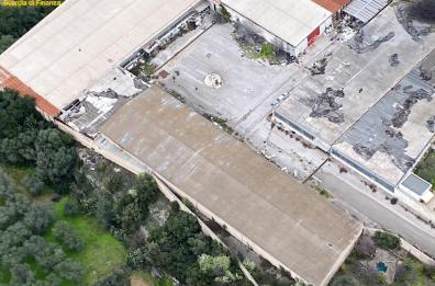 Bari, 16mila tonnellate di rifiuti speciali nascosti tra 4 capannoni e una villa: violazioni da oltre 2 milioni di euro
