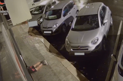 Bari, arrestato ladro seriale 35enne: in 3 mesi ha colpito in 10 negozi