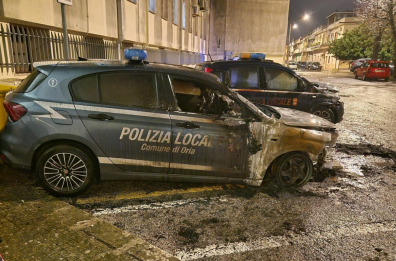 Attentato alla polizia locale di Oria, il Comando di Brindisi «dona» due auto ai colleghi presi di mira