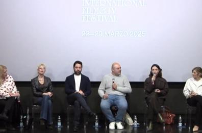Bif&st Bari, Greta Scarano e Matilda De Angelis presentano «La Vita da grandi»