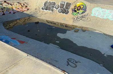 Bari, nel Parco Rossani le piste da skateboard diventano dei laghi
