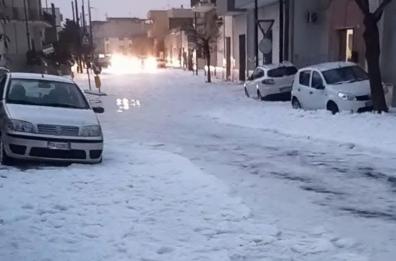 Martano, maxi grandinata nell'ultimo giorno di marzo: il Salento cosparso di ghiaccio 