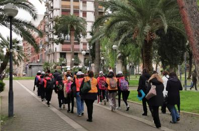 Bari, andare a scuola col «PiediBus» è meglio. Leccese: «educa alla mobilità alternativa e sostenibile» 