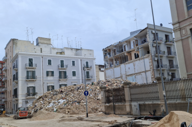 Bari, crollo palazzina in via Pinto:  individuata l’impresa per lo smaltimento urgente delle macerie