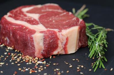 Mangiare carne rossa? Sì, ma con prudenza