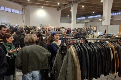 Bari, tutti pazzi per il Vintage Market: spazio alla cultura del ri-ciclo