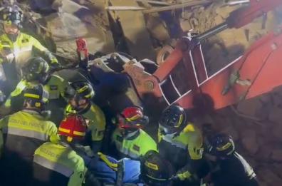 Bari, un mese dopo il crollo della palazzina parla il figlio di Rosalia De Giosa: «Un miracolo nel dramma»