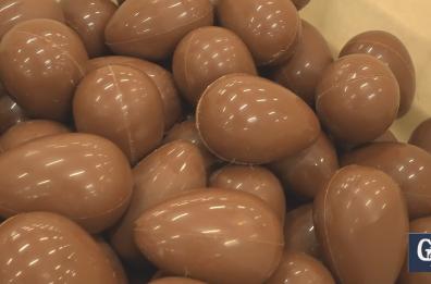 Ecco come nascono le uova di Pasqua: parola di Gianfranco Laera, il Willy Wonka di Puglia 