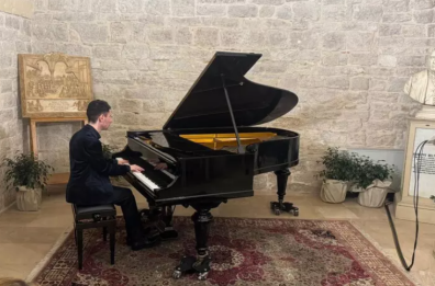 È di Trani il primo studente italiano non vedente laureato in pianoforte: un premio per Nicola Pio