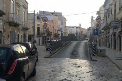 Andria, dopo 14 anni via Carmine dice addio al ponte Bailey: a breve lavori sul terreno sottostante