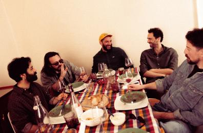 &laquo;We still care&raquo;, il ritorno in musica dei pugliesi Barbados tra folk e psichedelia