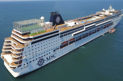 Problemi tecnici a Corfù, annullato l'imbarco della crociera MSC Sinfonia da Bari: passeggeri rimborsati. Il comandante: «Si procede in piena sicurezza e a velocità ridotta»