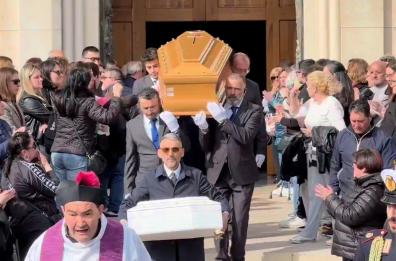 Bisceglie, madre e figlia incinta morte in un incidente: in tanti ai funerali di Margherita e Rosa 