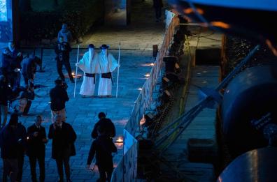 A Taranto il giorno della tradizione con i Riti del Giovedì Santo: il suggestivo pellegrinaggio sulla Vespucci