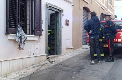 Casarano, in fiamme gli interni di uno studio olistico in via scoglio di Quarto