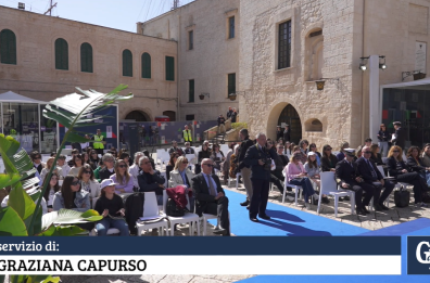 «Il mare è...», al Villaggio IN Italia di Taranto la premiazione del concorso per le scuole: i vincitori a bordo della Vespucci